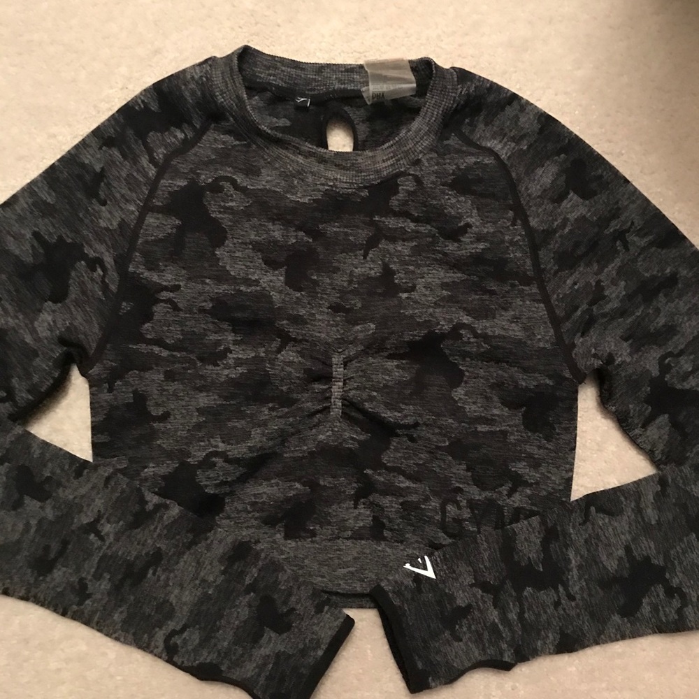 Gymshark camo long sleeve cropped top